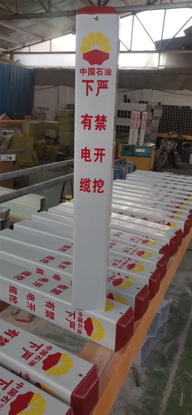 防撞三角柱式輪廓標8柱式輪廓標對我國經(jīng)濟起到了什么作用 